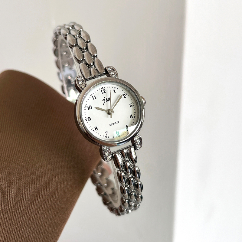Gödel női karóra, ötvözet kvarc, kerek számlap 23 mm, vastagság 8 mm, könnyű luxus