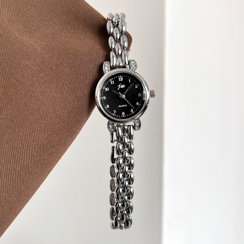 Gödel női karóra, ötvözet kvarc, kerek számlap 23 mm, vastagság 8 mm, könnyű luxus