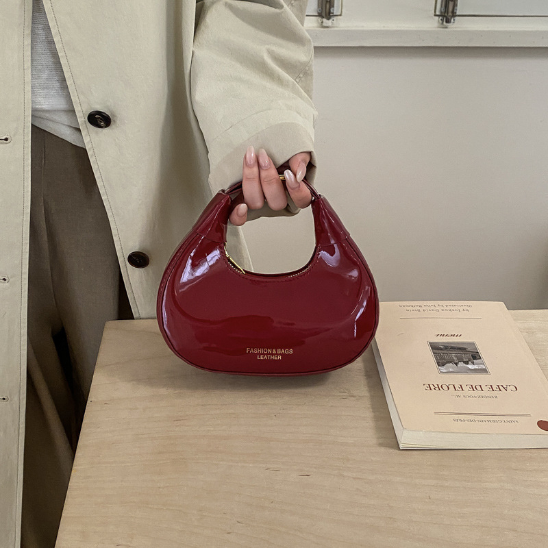 Mini torbica u obliku polumjeseca, retro sjajna ženska torba za ramena, svestrana crossbody torba