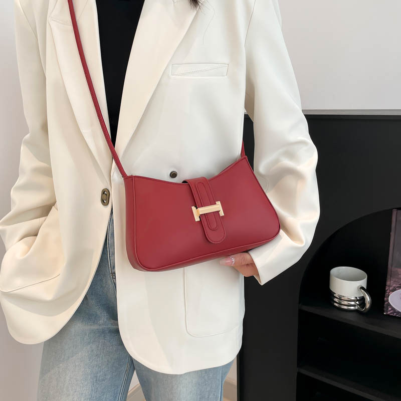 PU ženska torbica 2025 proljeće – teksturirani hardver, torba za rame ili crossbody, moderna svakodnevna torbica