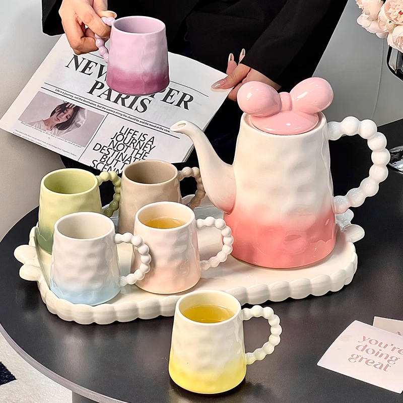Set ceramic de ceai, ceainic și pahare pentru uz casnic — stil modern de artă, cu model glaciar și textură ciocănită