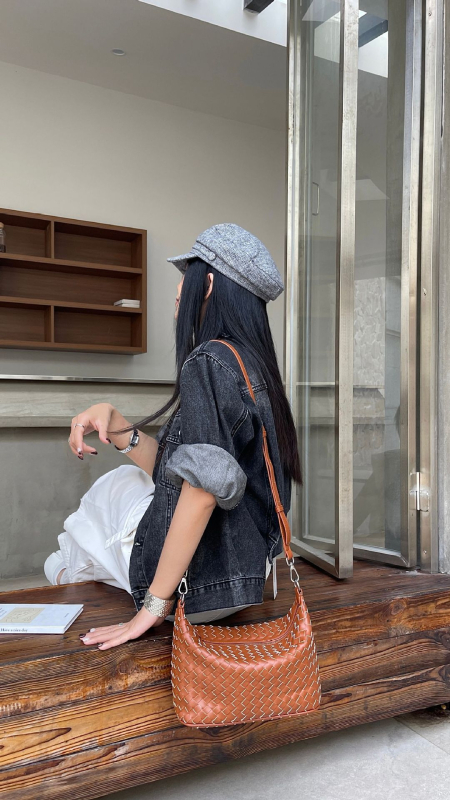 Ženska torba u novom stilu, ručno pletena, polumjesnat oblik, preko ramena ili crossbody, visoke kvalitete, svestrana modna torba