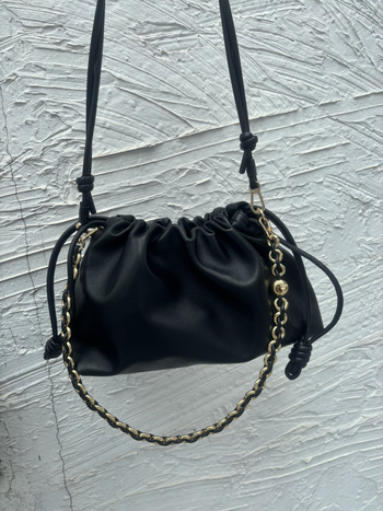 Bucket torba od prave kože, crossbody s uzicom i motivom oblaka