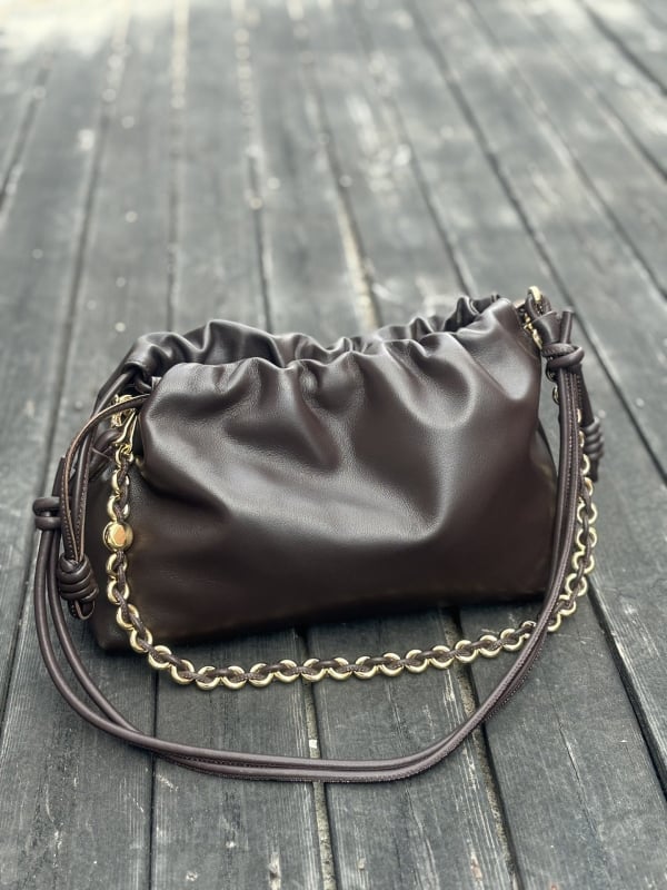 Bucket torba od prave kože, crossbody s uzicom i motivom oblaka