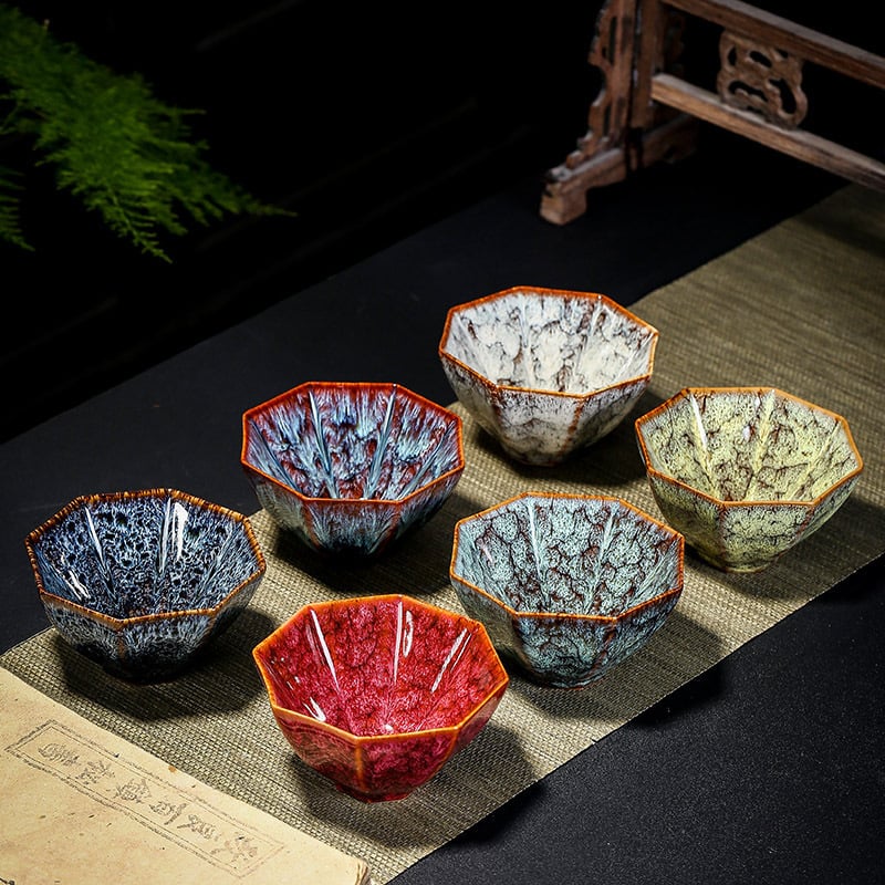 Ceașcă de ceai din ceramică, în stil chinezesc, cu glazură tradițională; porție unică