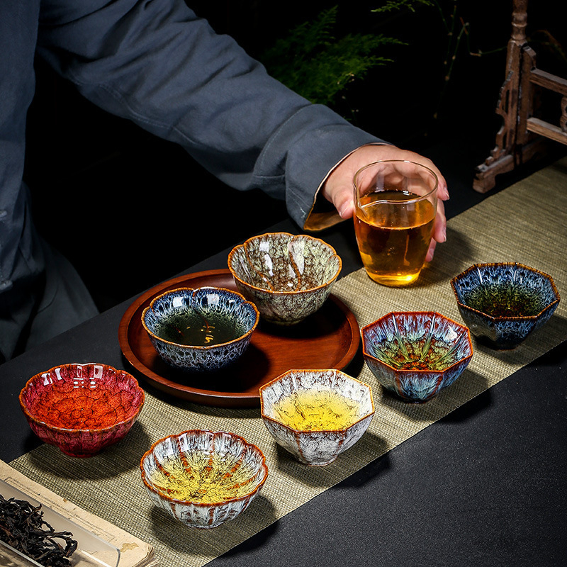 Ceașcă de ceai din ceramică, în stil chinezesc, cu glazură tradițională; porție unică