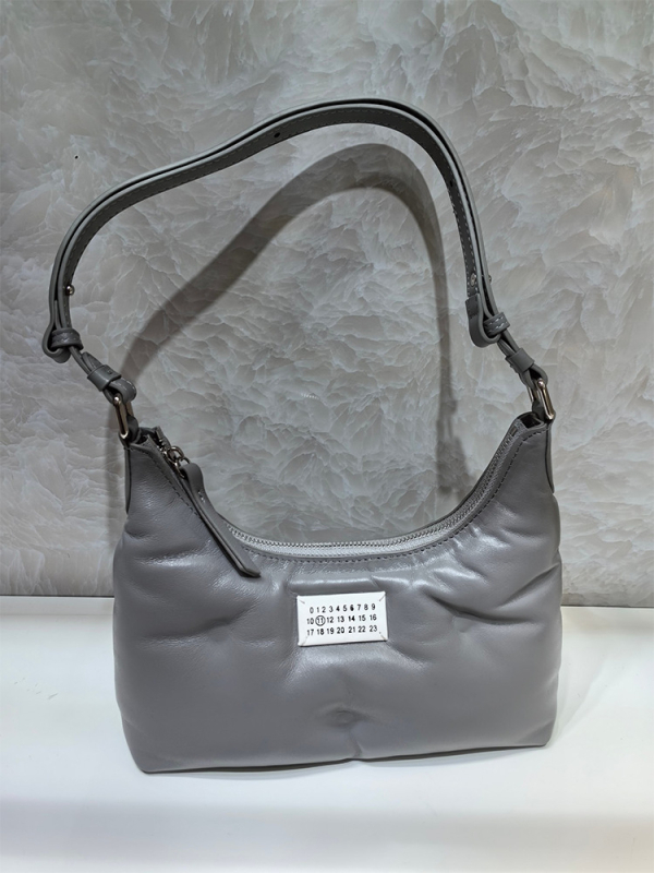 2025 nova plisirana ženska torbica od pamuka, jedinstven dizajn, stil oblaka ispod pazuha, casual i svestrana crossbody torba s ovčjom kožom