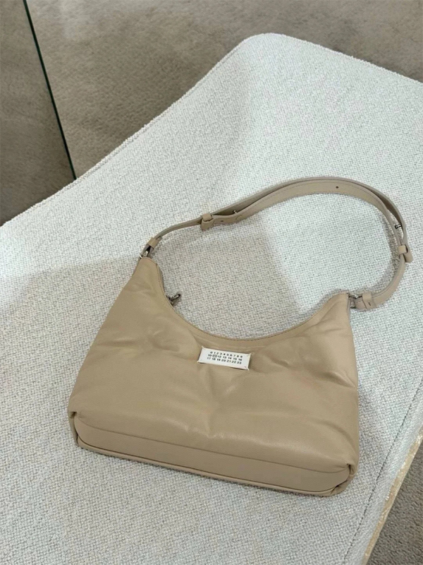 2025 nova plisirana ženska torbica od pamuka, jedinstven dizajn, stil oblaka ispod pazuha, casual i svestrana crossbody torba s ovčjom kožom