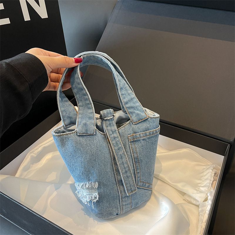 Denim bucket bag s dizajnom inspiriranim košem za povrće za žene, ulični stil, mala ručna torba