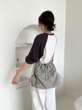 Ženska bucket torba sa šnurenjem, japanskog stila, proljeće/ljeto, velika kapaciteta, casual, nišni dizajn, svestrana