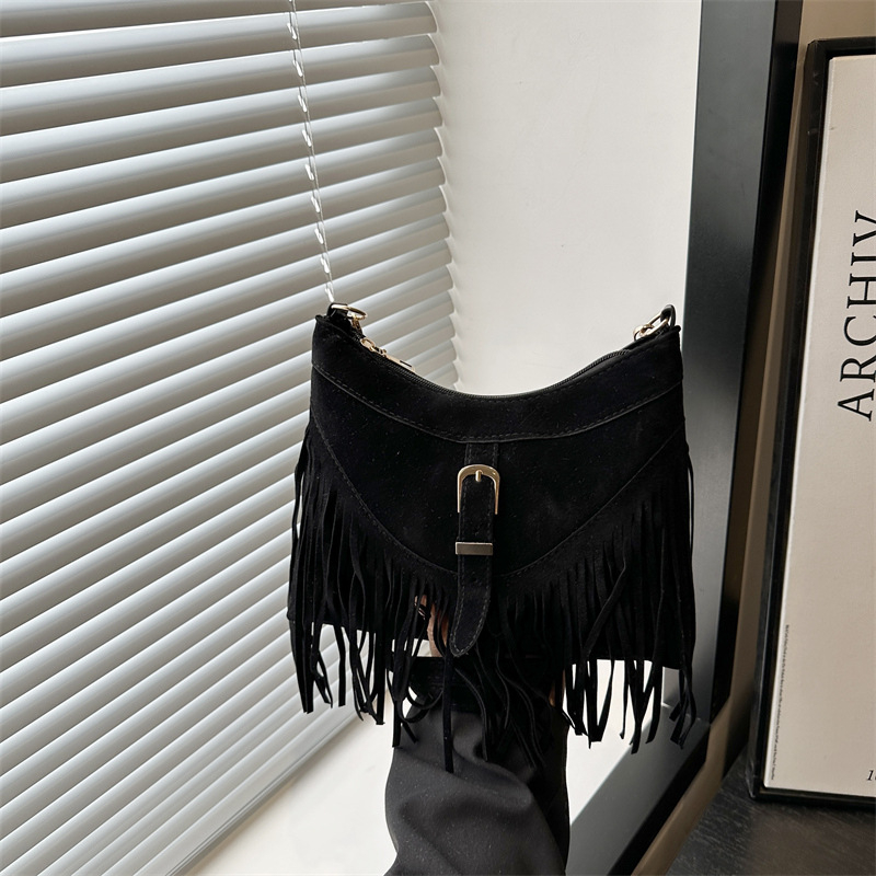 2024. zimska retro torba s resicama za žene – polumjesnog oblika, crossbody torba s jednim remenom, PU koža