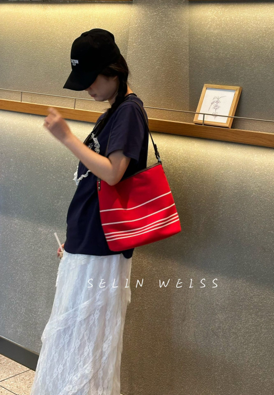 Ženska torba od prugaste tkanine, casual stil, bucket oblik, crossbody torba, magnetsko zatvaranje i unutarnji džep sa zipom