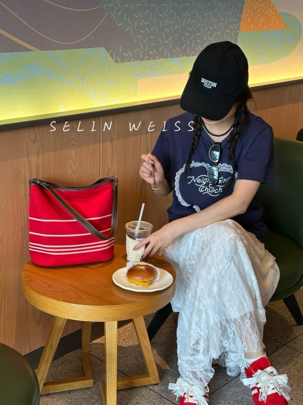 Ženska torba od prugaste tkanine, casual stil, bucket oblik, crossbody torba, magnetsko zatvaranje i unutarnji džep sa zipom