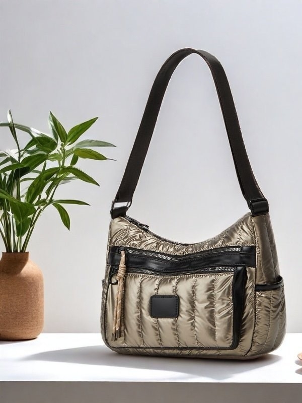 Ženska nylon messenger torba, jednofarbna, velika kapaciteta, minimalistički stil, materijal od prešivane jakne s perjem
