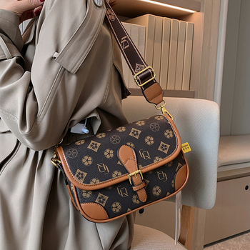 Ženska crossbody torbica s tiskom, mali kvadratni oblik, široka trakica, vrhunska tekstura