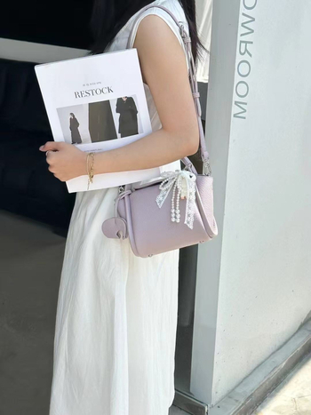 2026 nova trendi ženska mala crossbody torbica, Mori-inspiriran minimalistički stil, proljeće-ljeto, mala kvadratna torbica