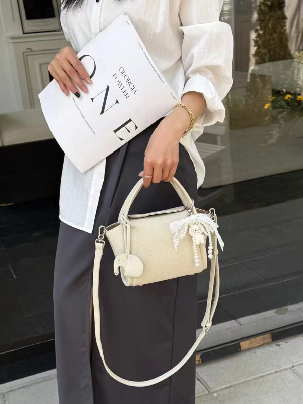 2026 nova trendi ženska mala crossbody torbica, Mori-inspiriran minimalistički stil, proljeće-ljeto, mala kvadratna torbica
