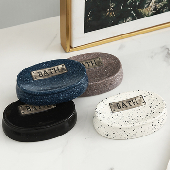 Sapunieră ceramică premium, cu canelură și design fără găuri, pentru baie acasă și pensiuni.