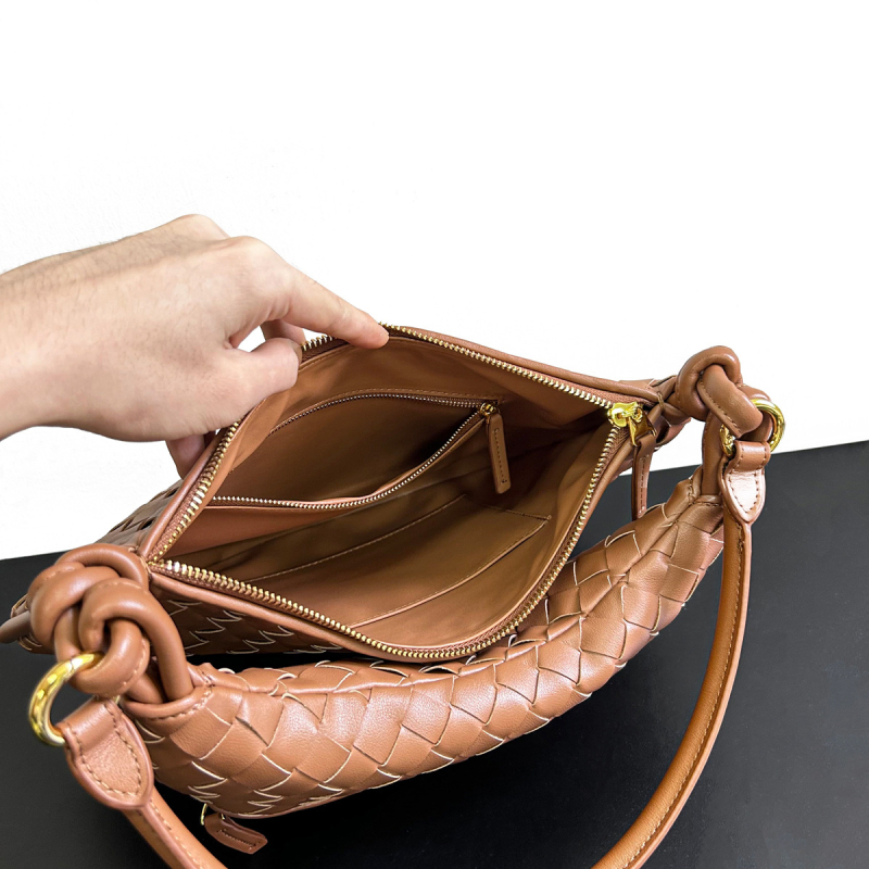 Ženska torba u obliku polumjeseca, crossbody, 2023 novi model, mekana prirodna koža, torba za rame