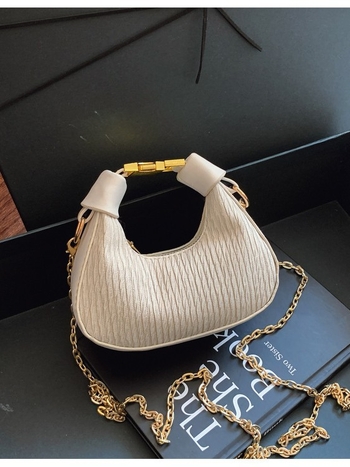 Visokokvalitetna torba za ramena s vertikalnim prugama i lancem za crossbody