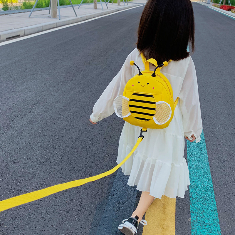 Детска раница Little Bee за малки деца с поводък