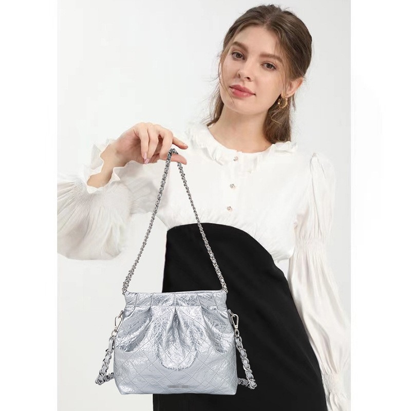 Ženska torba s podlaktice detaljem s lancem, kompaktna tote torba, preko ramena ili crossbody