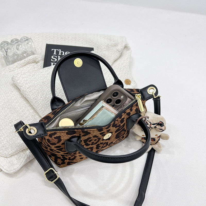 2025 nova lagana luksuzna torbica od velura s drakom ugradom i leopard uzorkom, nošenje u ruci/na ramenu/crossbody, kontrast boja