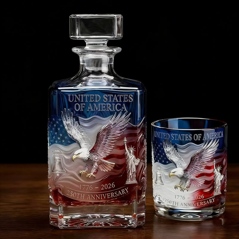Set decantor din sticlă borosilikată cu motiv de vultur, sticlă de whisky și pahare de vin – ediție aniversară