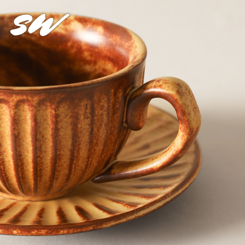 Set japonez din ceramică pentru cafea cu farfurie – stil retro, realizare manuală latte art