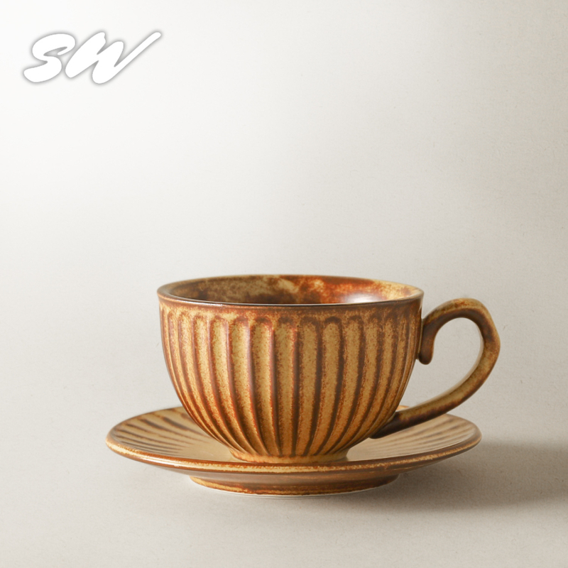 Set japonez din ceramică pentru cafea cu farfurie – stil retro, realizare manuală latte art