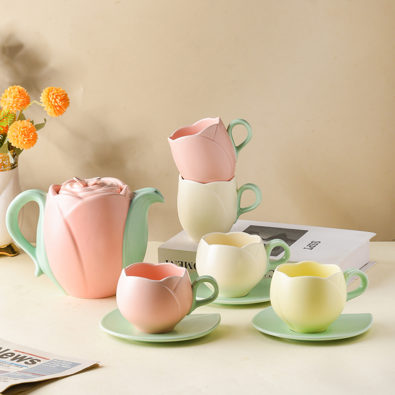 Set ceramic cești de cafea cu farfurioară, în stil japonez, cu motiv de lalea