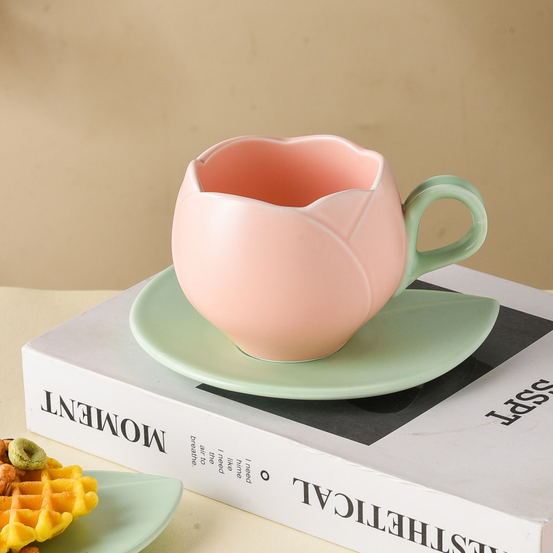Set ceramic cești de cafea cu farfurioară, în stil japonez, cu motiv de lalea