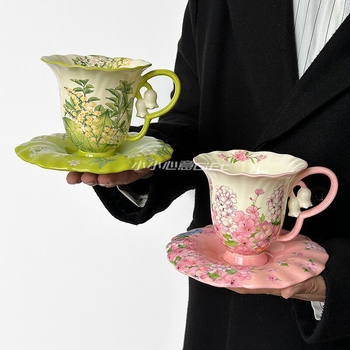 Set cafea cu ceașcă și farfurie, motif flori 3D cu clopoței de vânt, ceramică premium, cadou suvenir