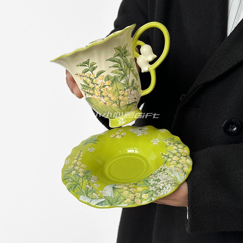 Set cafea cu ceașcă și farfurie, motif flori 3D cu clopoței de vânt, ceramică premium, cadou suvenir