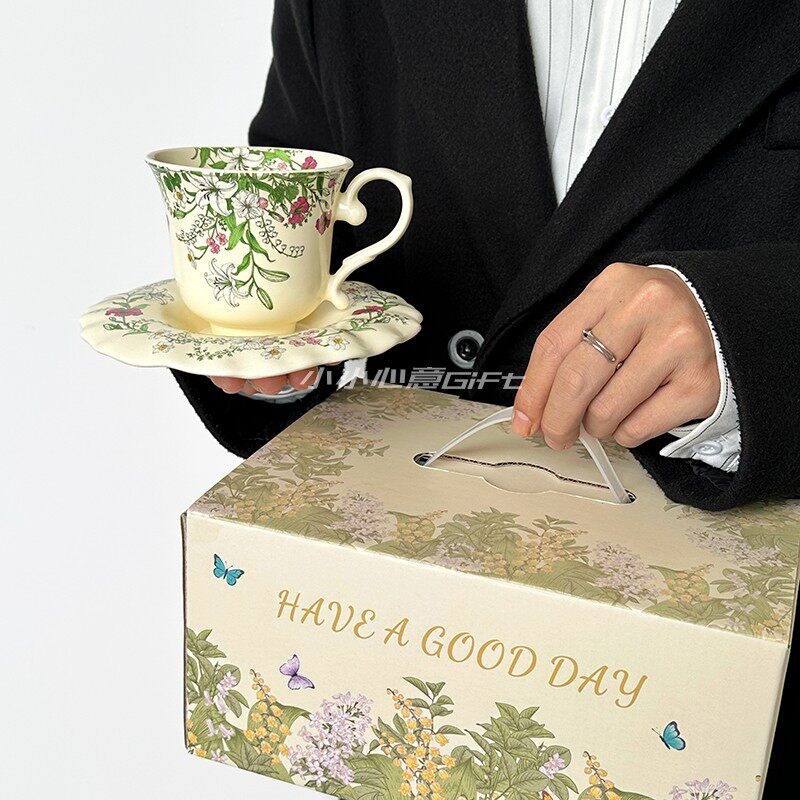 Set cafea cu ceașcă și farfurie, motif flori 3D cu clopoței de vânt, ceramică premium, cadou suvenir