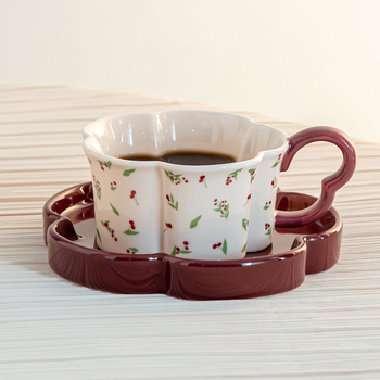 Set cești de cafea și farfurioară în formă de cireș, design delicat în formă de petale, pentru ceaiul de după-amiază la birou