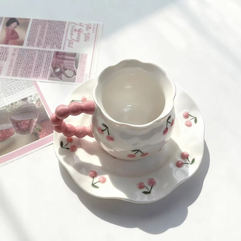 Ceașcă de porțelan cu relief în motiv de cireș, pentru uz casnic — cafea, ceai, lapte și apă, design elegant