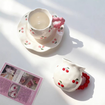Ceașcă de porțelan cu relief în motiv de cireș, pentru uz casnic — cafea, ceai, lapte și apă, design elegant