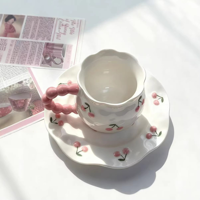 Ceașcă de porțelan cu relief în motiv de cireș, pentru uz casnic — cafea, ceai, lapte și apă, design elegant