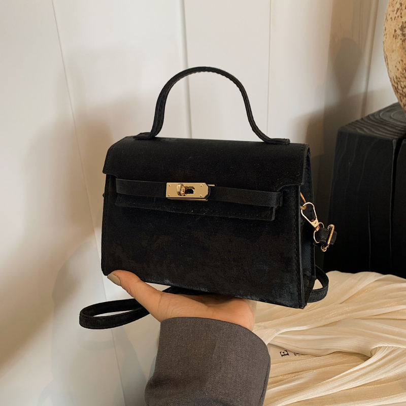 Ženska torba u francuskom stilu, personaliziran modni dizajn, torba tipa Kelly, ramenski stil po korejskom modelu, kompaktna i svestrana za svakodnevnu upotrebu.