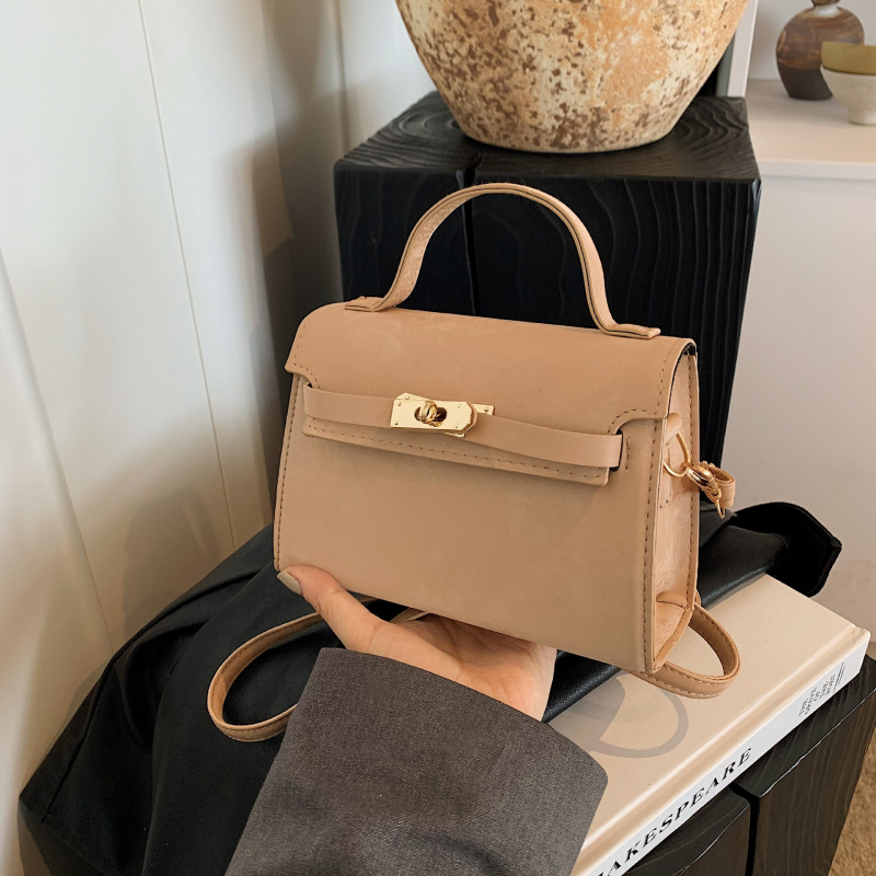 Ženska torba u francuskom stilu, personaliziran modni dizajn, torba tipa Kelly, ramenski stil po korejskom modelu, kompaktna i svestrana za svakodnevnu upotrebu.