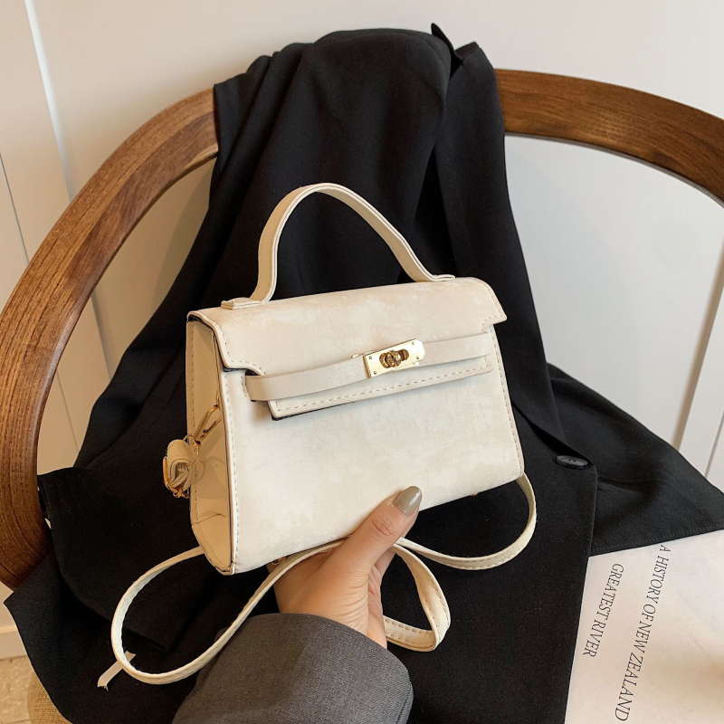 Ženska torba u francuskom stilu, personaliziran modni dizajn, torba tipa Kelly, ramenski stil po korejskom modelu, kompaktna i svestrana za svakodnevnu upotrebu.