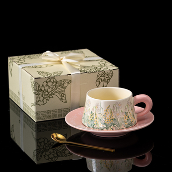 Set ceramic pentru cafea cu ceașcă și farfuriu, în cutie cadou – Cadou elegant pentru Ziua asistentelor medicale și Ziua mamei