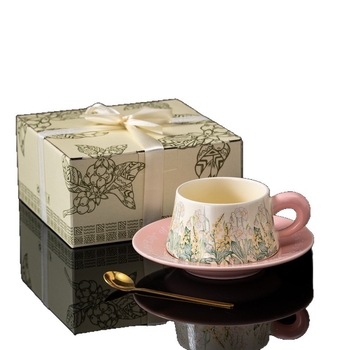 Set ceramic pentru cafea cu ceașcă și farfuriu, în cutie cadou – Cadou elegant pentru Ziua asistentelor medicale și Ziua mamei