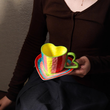 Cană ceramică în formă de inimă, pictată manual, pentru cafea – cadou pentru cupluri