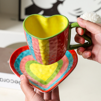 Cană ceramică în formă de inimă, pictată manual, pentru cafea – cadou pentru cupluri