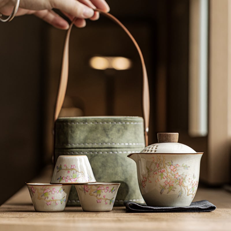 Set Gongfu de ceai ceramic pentru călătorii cu trei cești, bej Ru kiln, portabil, stil primăvară piersică roz