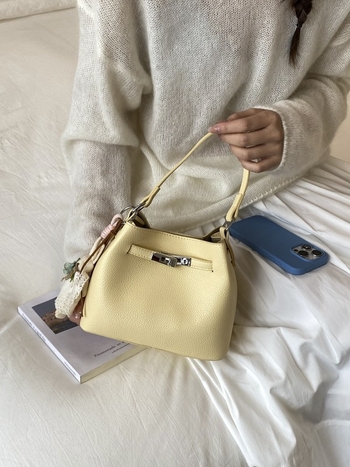 Proljetna ženska torbica Kelly u korejskom stilu, novi model 2026, jednostavna i elegantna, za nošenje preko ramena ili crossbody