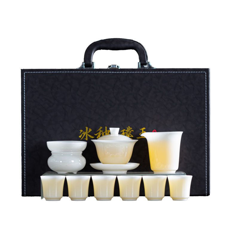 Ice Jade set de ceai din ceramică – cadou corporativ de înaltă clasă într-o cutie cadou, personalizabil, potrivit pentru conferințe și pentru sectoarele imobiliare, banking și asigurări.