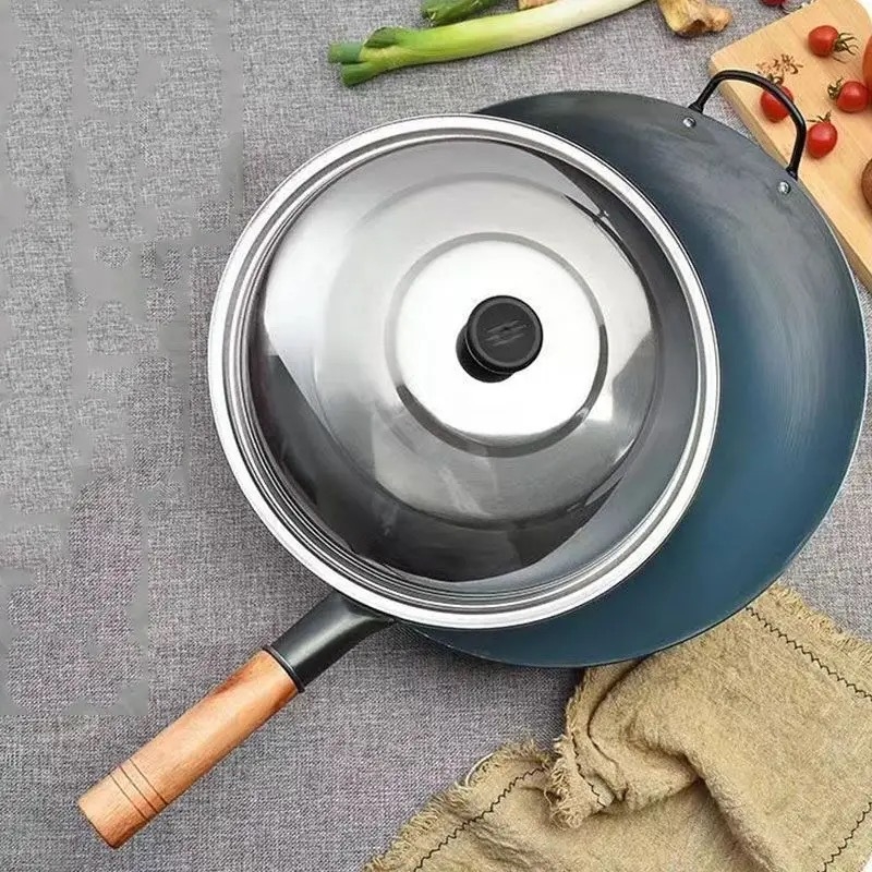 Wok din fontă tradițional, cu fund plat, fără strat de acoperire, pentru uz casnic și profesional